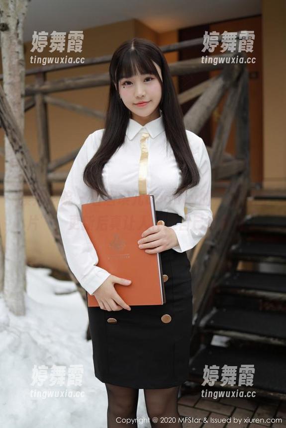模范学院 - 看唐琪儿Beauty的“瑜伽图片”，更新后真让人怀疑自己得练练了
