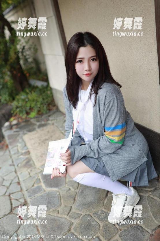模范学院 - 柳侑绮Sevenbaby在高清体操服中流露出的随意，分享的瞬间让人忍不住咬手指！