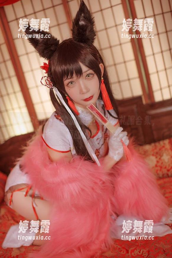 樱落Selena的最新圣路易斯礼服合集，一场华丽的“洗眼秀”！