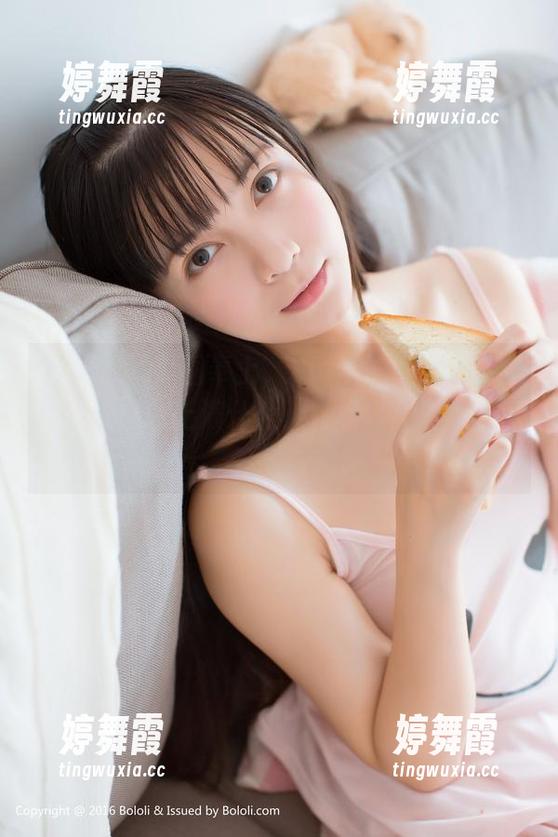 波萝社 - 原图奉上，Suki朱忆音的连衣裙：这是想上演什么小情节吗，让我猜猜！