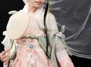 爆机少女喵小吉的定制厨娘:难道这就是传说中的大厨?