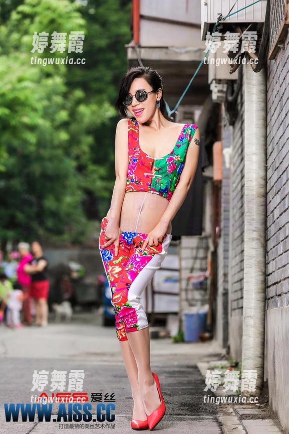 爱丝 - “裤里丝”图包来啦！何冉的妙招总是让我忍不住想说：哦，是这样的吗？