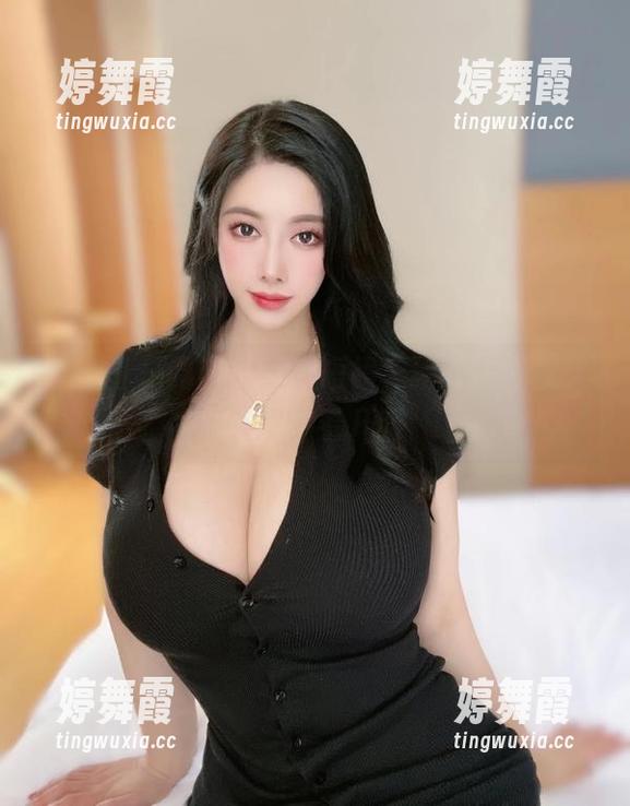 微密圈 - 调皮的定制短裙，猪小七这次又让人想多看几眼。