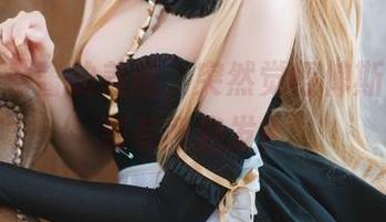 看着瓜希酱的美图,突然觉得俾斯麦对泳装有所启发?
