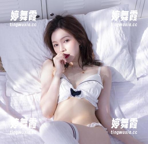 看！最新白露Bululu的连衣裙秀：这衣服透出了什么奇怪的气息？