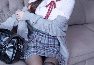 秀人网 - 小心!sophie余冰的泳池写真,可能会让你的心游泳