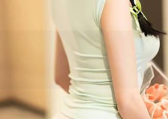 秀人网 - 泳池写真大作战:拍黄瓜girl的水下奇遇!