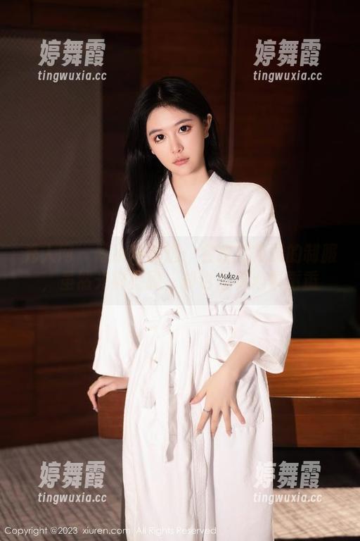 秀人网 - 陈小喵精选：会议接待员的制服，虽然光鲜亮丽，却也藏着心事重重