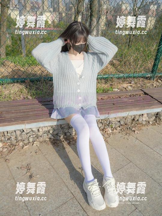 紧急企划 - 想看小恩吗？来领取她的免费白色图册，跟生活说再见！