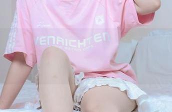 绮梦摄影 - 观看栗子舒适睡衣,这图包里有种很松散的气氛。