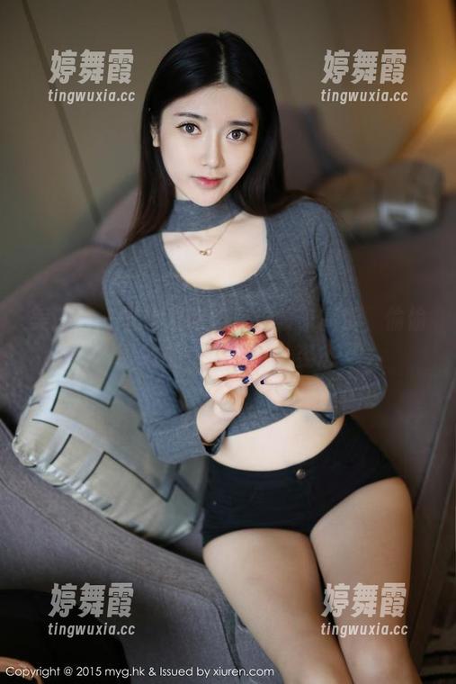 美媛馆 - 软软爱吃肉自拍集，高清，偷偷看她的“边缘控”姿态