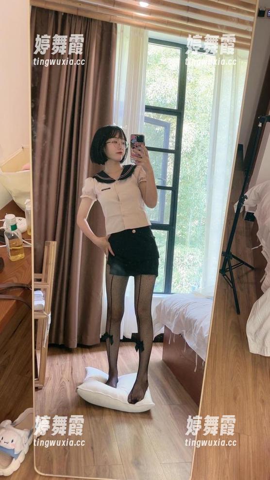 微密圈 - 胜利的小生活旗袍写真集，资源多到让你得琢磨，需要逐页品味哦！