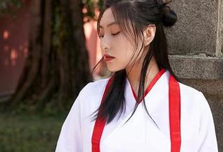 蜜桃社 - 来看看真希的裸足套图,不如说是“放飞自我”。