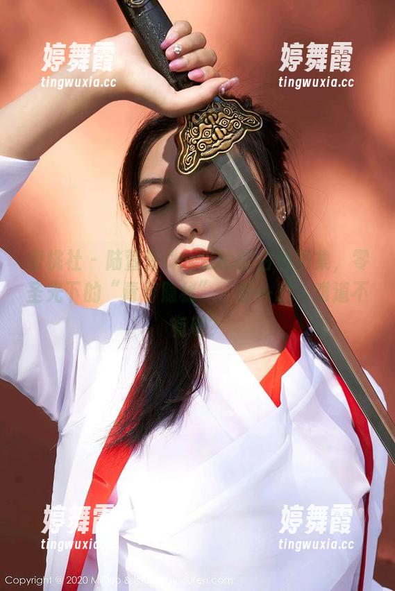 蜜桃社 - 陆萱萱Cecilia的白色图集，零圣光下的“青春隐秘”，想一想，难道不有趣？