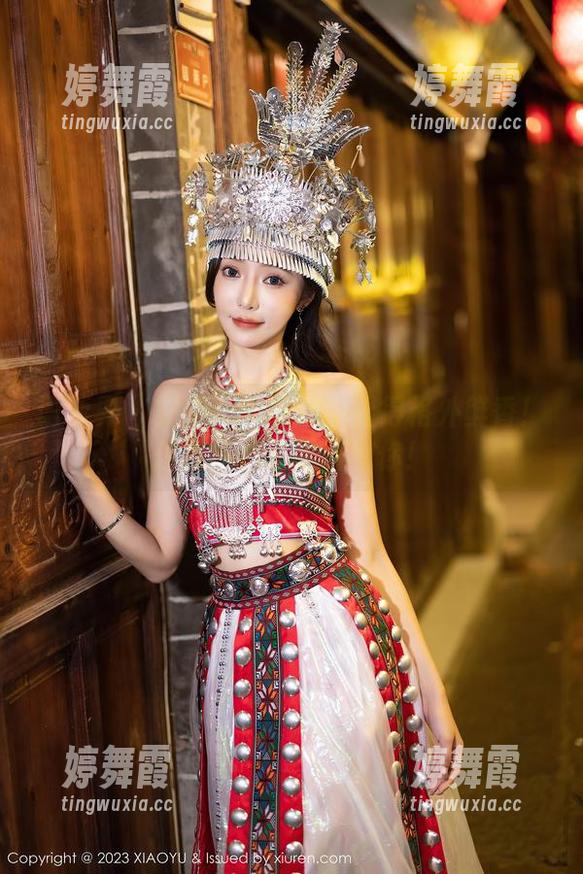语画界 - 安琪Yee的奶牛显得格外鲜香！想要原图？下载随你！