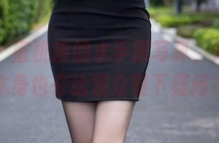 语画界 - 蜜桃酱的水手服写真,难道衣服本身也在给观众留下疑问?
