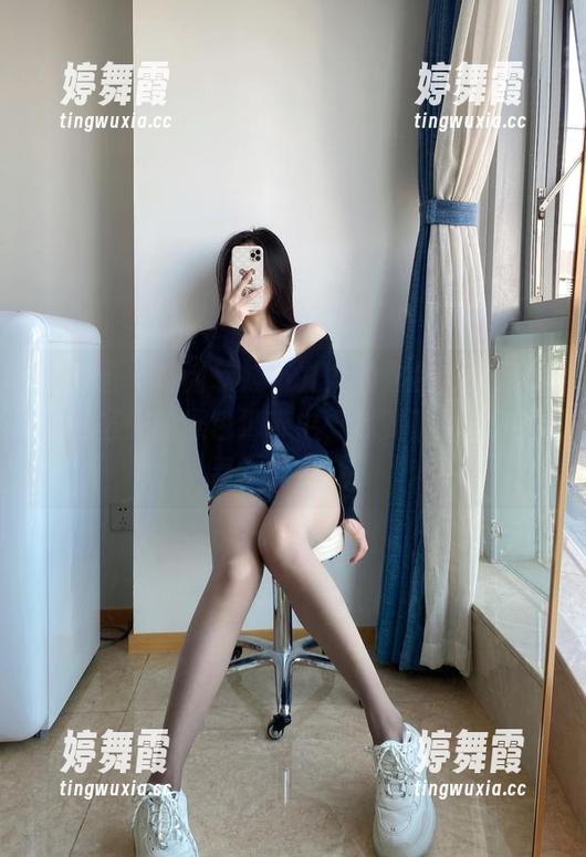 微密圈 - 感谢软妹小九九的作品，让我们在无圣光的黑色绑带中，找到了一丝不同寻常的力量。