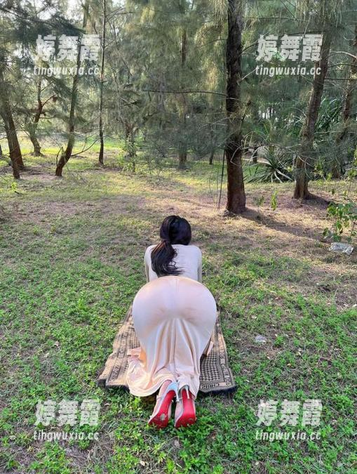 微密圈 - 我发现，迷人的五姨太的图片纯白程度让我的朋友圈失去了色彩，分享给大家！