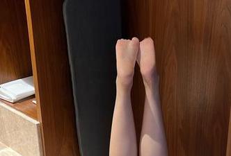 微密圈 - 一个兔女郎的旅程:迷人的五姨太在网盘里的一切视觉体验
