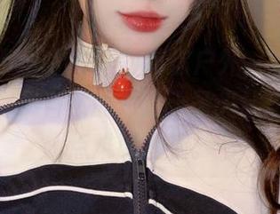阿九从不咕咕(九言)带你户外，秀出原图，明明是最自然的，但无圣光让这画面有点难以直视。