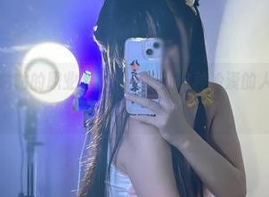 阿九从不咕咕的职业装美图，连我这种冷漠的人都想点赞！