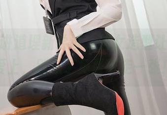 雯妹不讲道理新尝试,修女造型让你一秒爱上,别忘了免费带走一张!