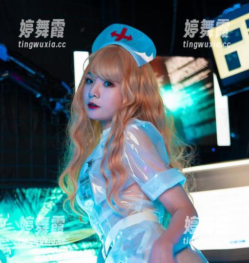 女仆？不止是青水百合子的贴身助手，下载她的图包后也许会多几分灵动哦！