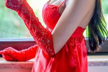 青豆客 - 战姝羽Zina的婚纱全集——每天都在打开新的想象大门
