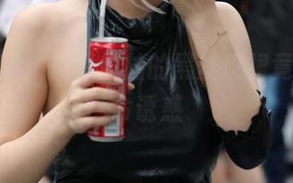 原图剖析,魔镜街拍的黑丝皮裙竟如此致命诱惑