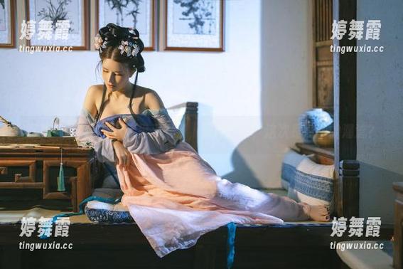 鹿八岁baby在图库里又来了，网纱内衣，这次是最in的潮流？